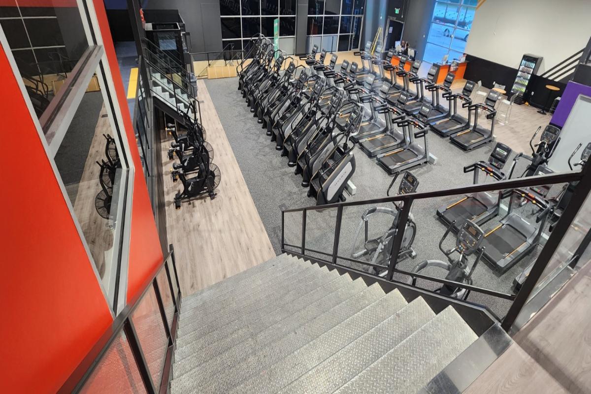 Crunch Fitness Gym- New build